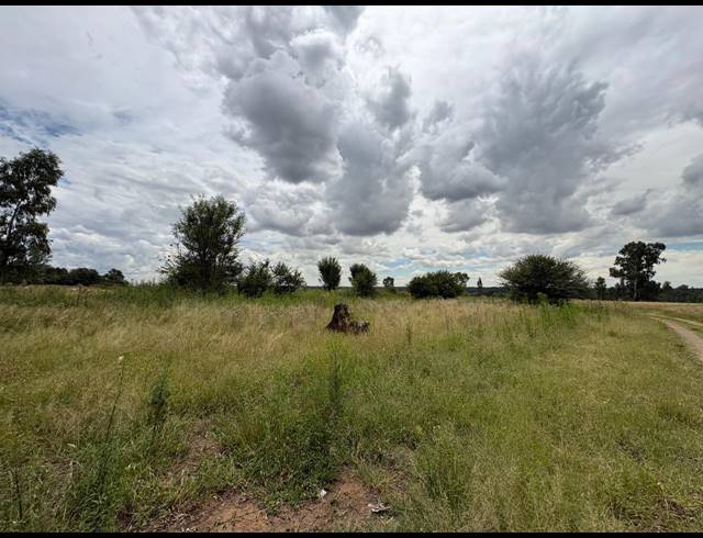 1,995M² VACANT LAND FOR SALE IN VAALPARK